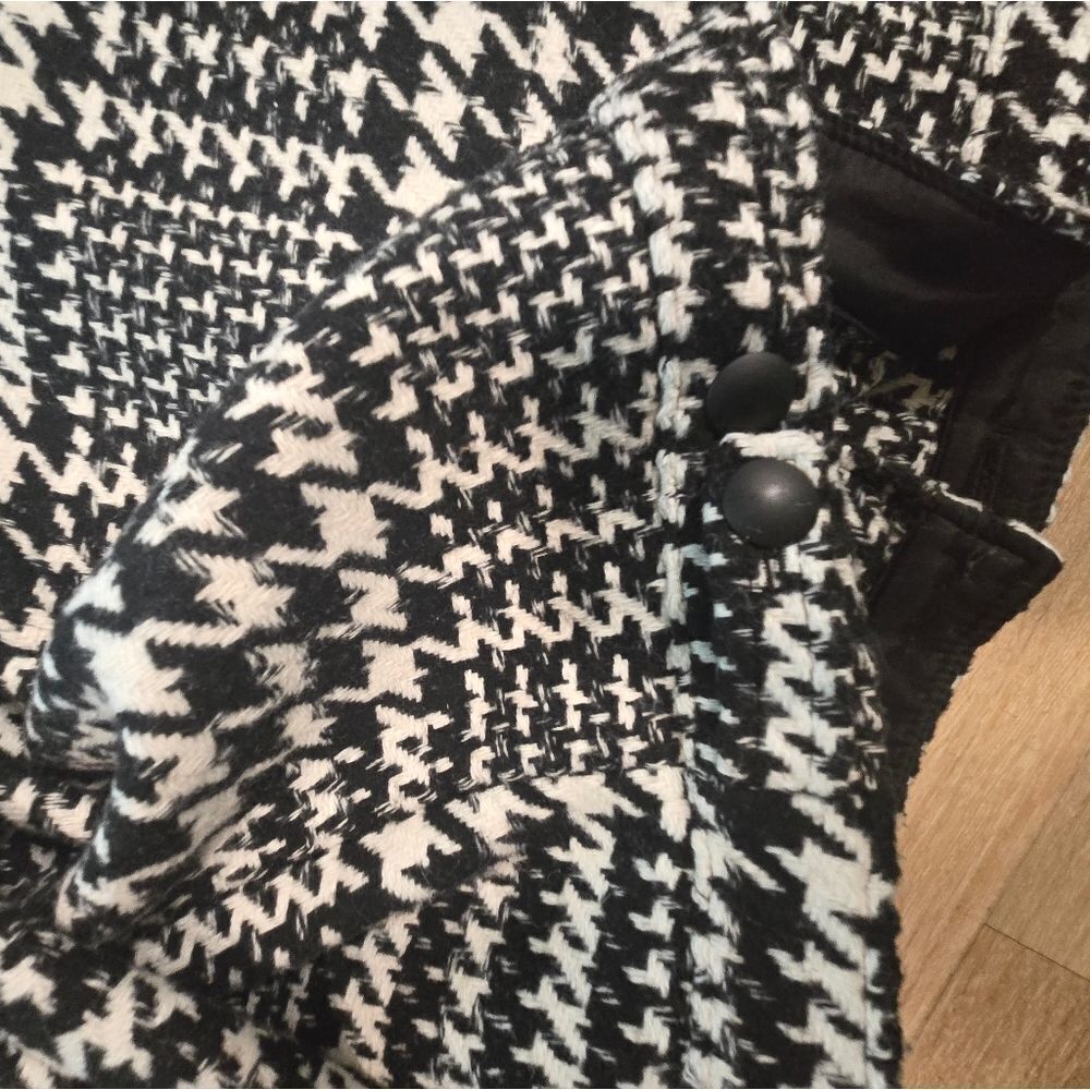 Forever 21 Black and White Geometric Blazer - Picture 11 of 15